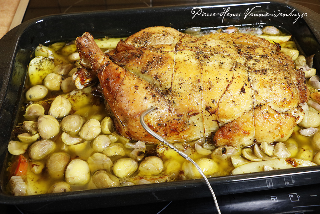 Recette du Chapon farci au foie gras et aux girolles, cuisson à basse