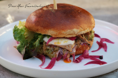 Burger au poulet confit